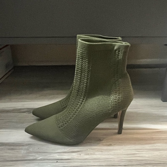 BRAND NEW CATHERINE MALANDRINO BOOTIES - Picture 4 of 5